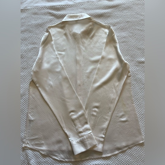 Lily Silk Basic Concealed Placket Women Silk Shirt - Picture 9 of 10